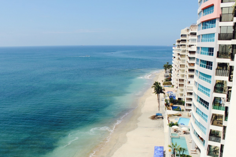 chambre-hote-CASTILLON-min_beach_ocean_shore_hotel_palm_tree-33726